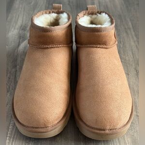 Ugg Classic Ultra Mini Boots Chestnut Size 8 Like New!